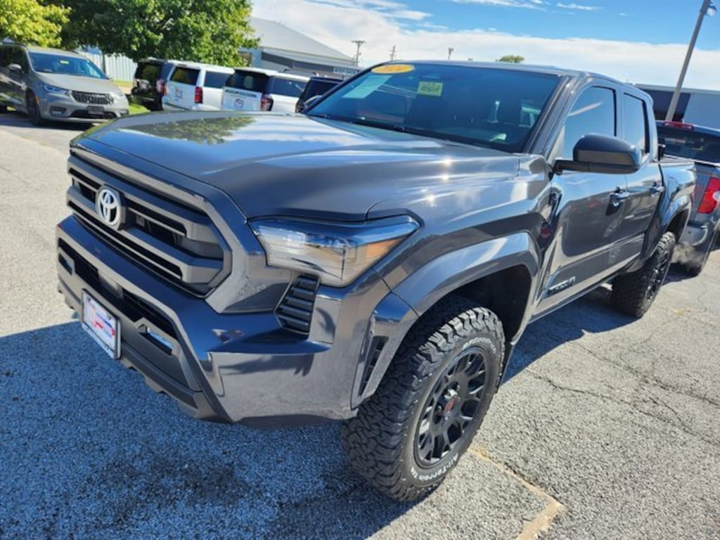 Used 2024 Toyota Tacoma 4WD SR5