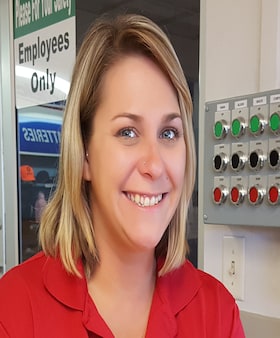 Staff member Amanda Kaufman from ID_b8de8b3308d3