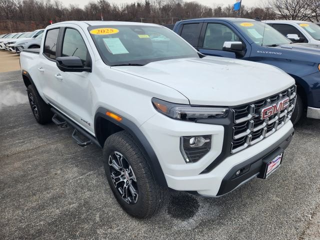 2025 GMC Canyon 4WD AT4 Crew Cab Short Box's photo
