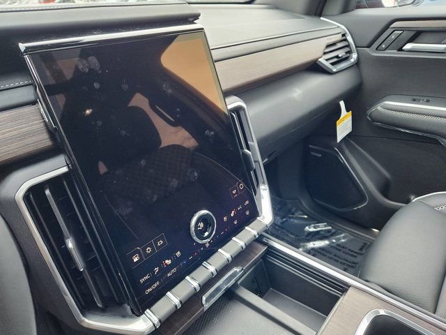 2026 GMC Acadia Denali - Photo 16
