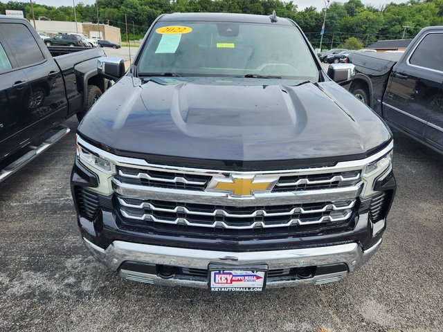 2022 Chevrolet Silverado 1500 LTZ photo 2