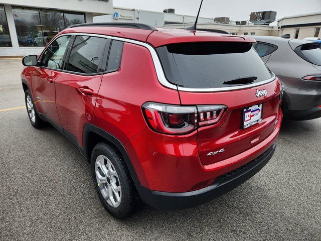 2025 Jeep Compass Latitude photo 4