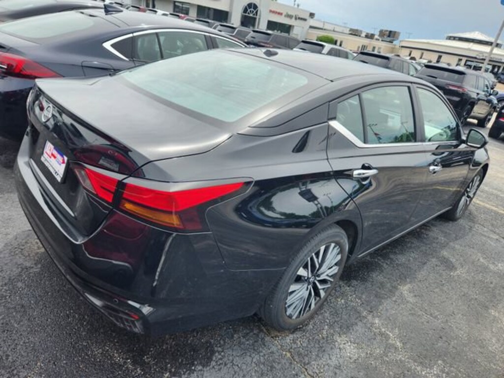 Used 2025 Nissan Altima SV