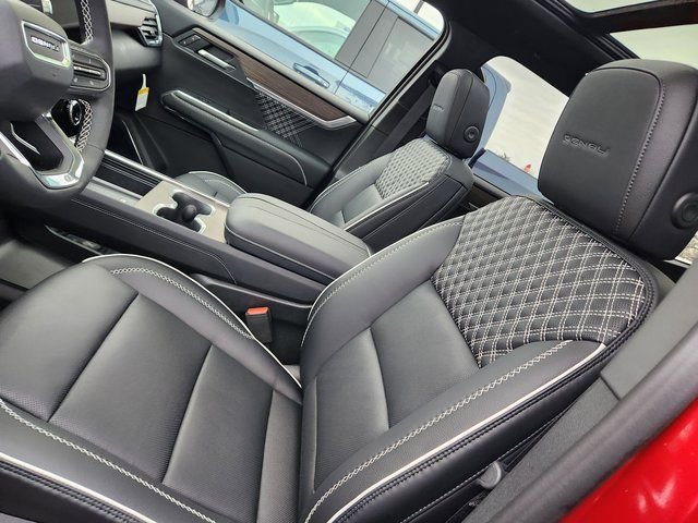 2026 GMC Acadia Denali - Photo 13