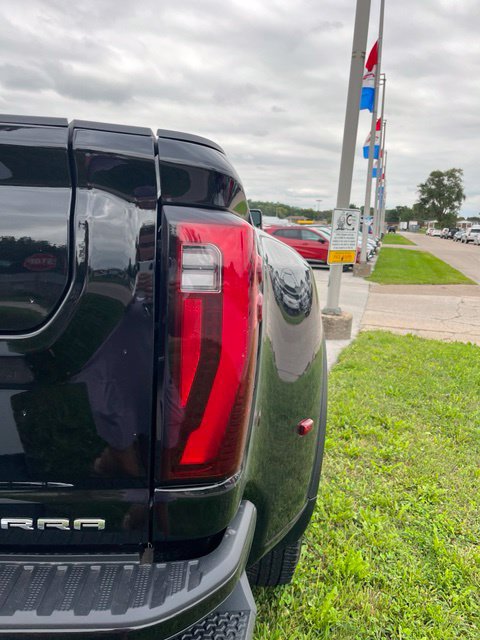2026 GMC Sierra 3500HD Denali - Photo 7