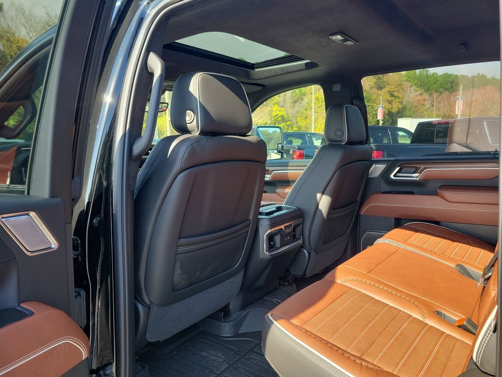 2025 GMC Sierra 3500HD Denali Ultimate - Photo 12