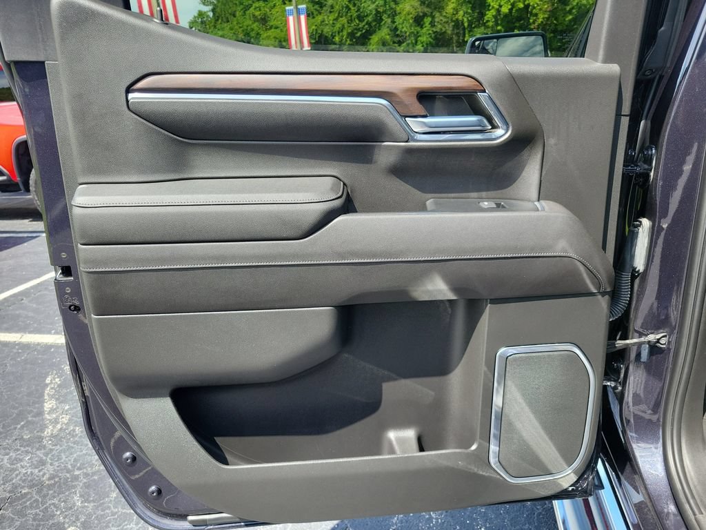 2023 GMC Sierra 1500 SLT - Photo 11