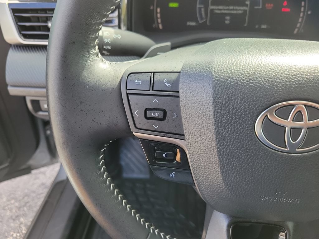 2025 Toyota Camry SE - Photo 24