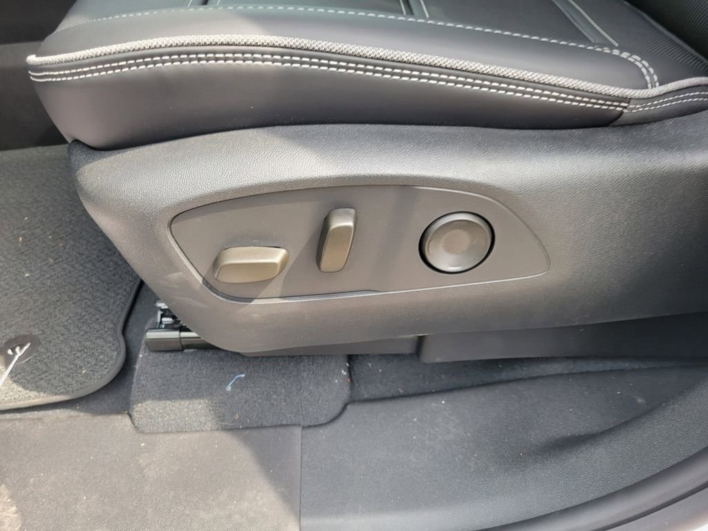 2025 GMC Sierra EV Denali - Photo 13