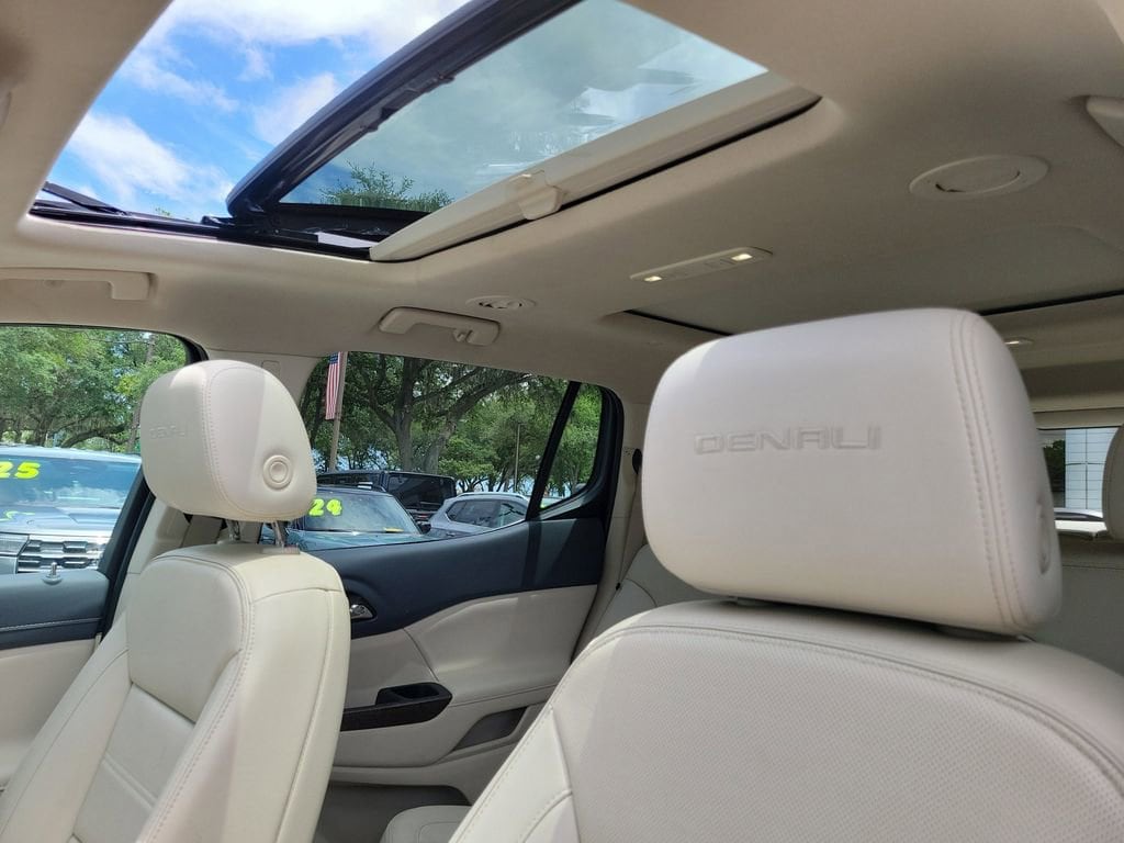 2023 GMC Acadia Denali - Photo 25