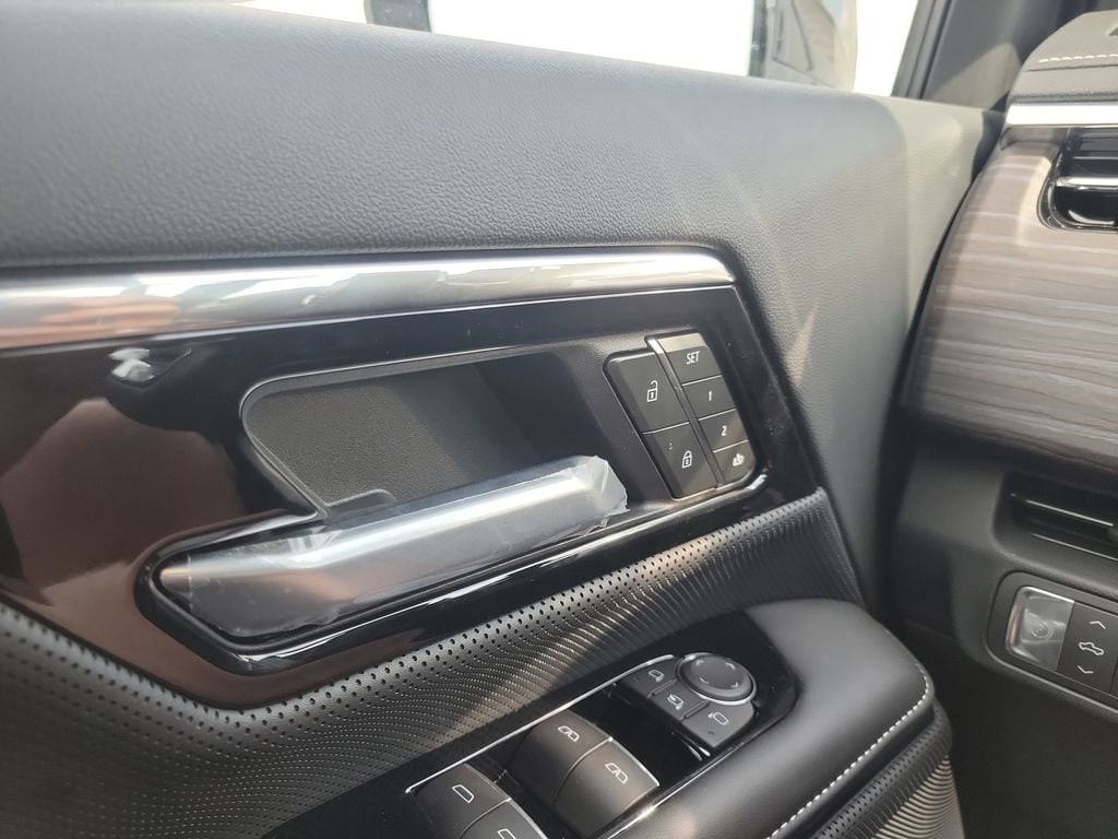 2025 GMC Sierra EV Denali - Photo 8