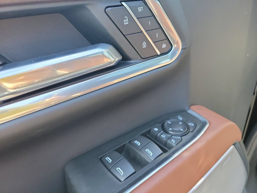 2025 GMC Sierra 3500HD Denali Ultimate - Photo 19