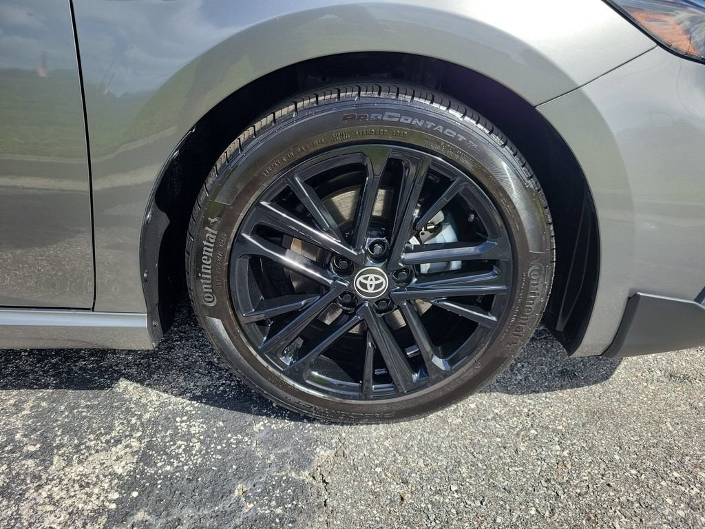 2025 Toyota Camry SE - Photo 6