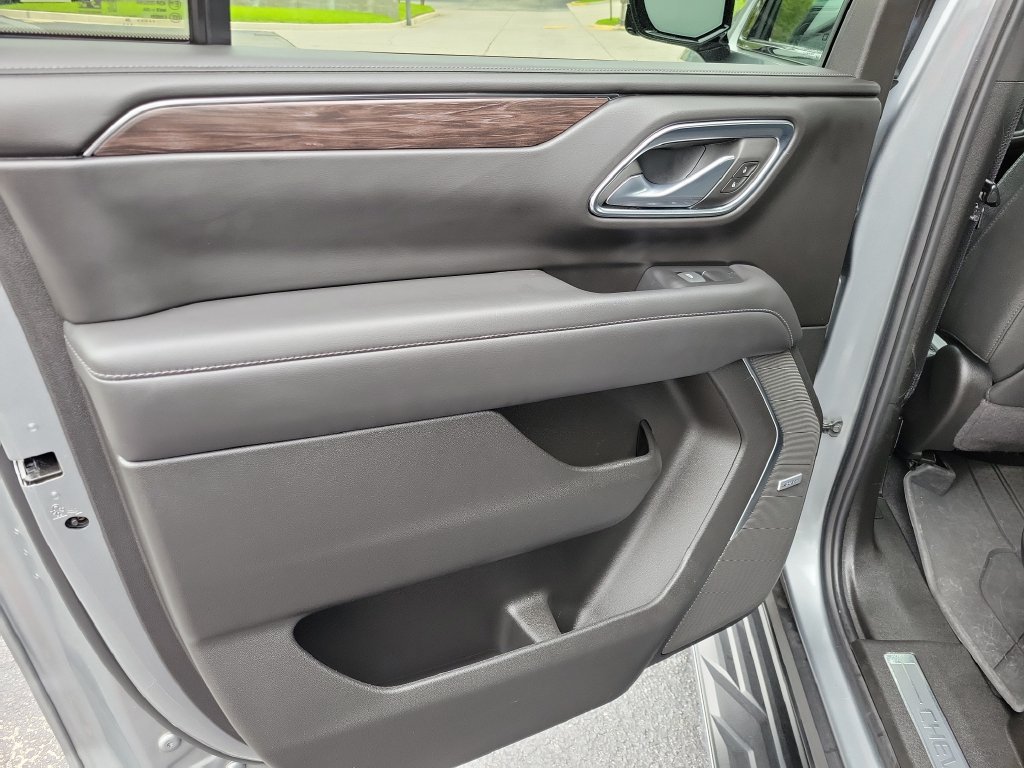 2024 Chevrolet Suburban LT - Photo 8