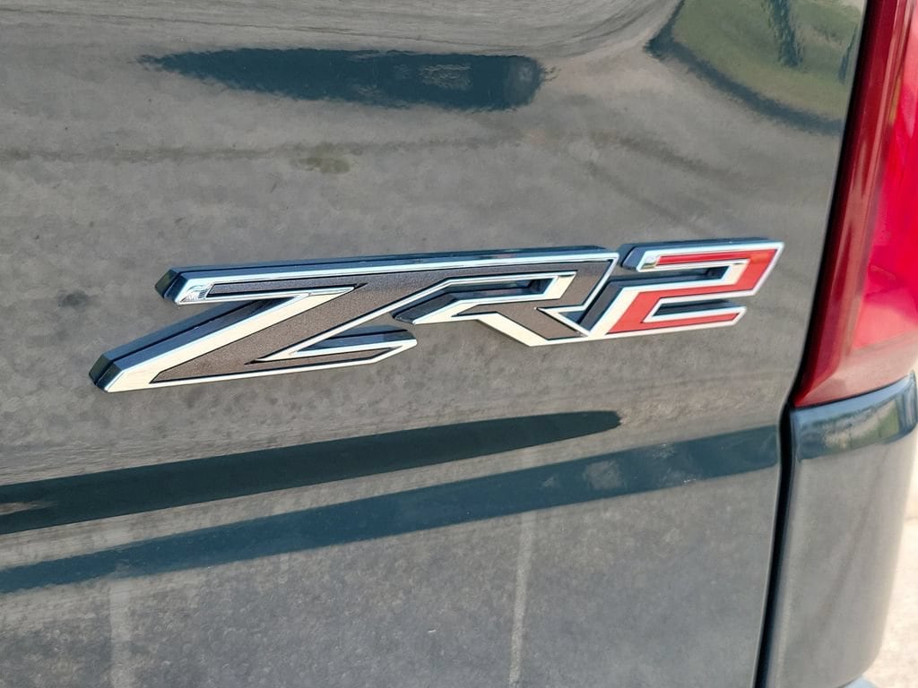 2026 Chevrolet Silverado 1500 ZR2 - Photo 11