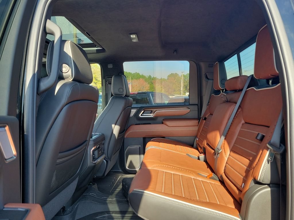 2025 GMC Sierra 3500HD Denali Ultimate - Photo 13