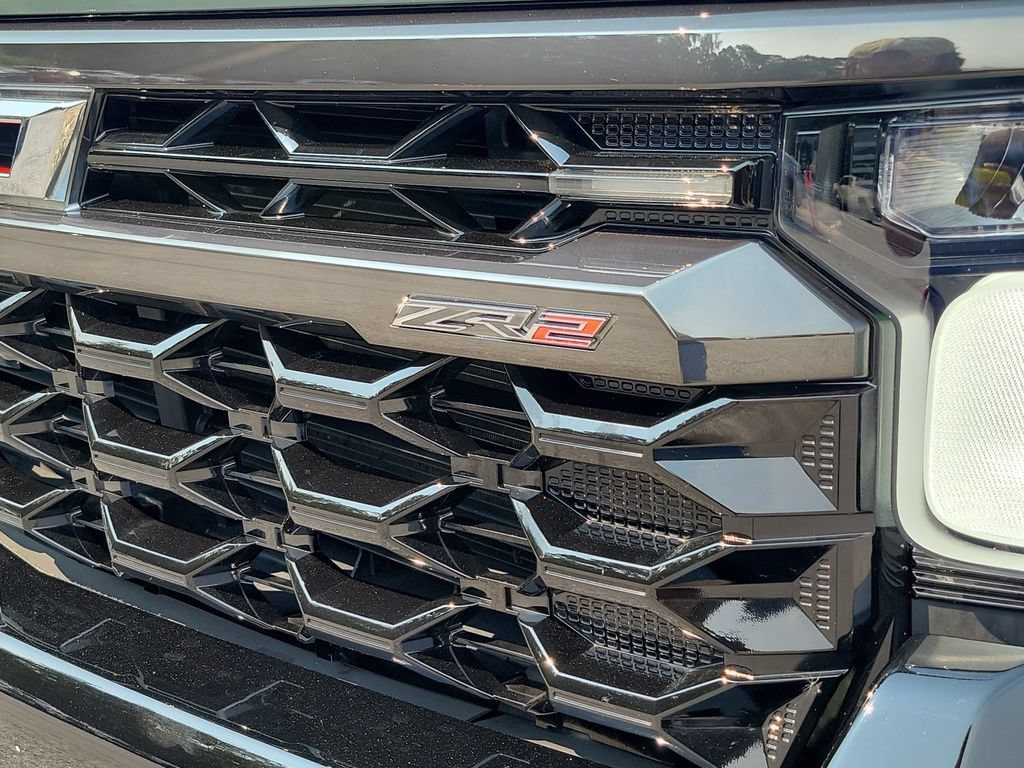 2026 Chevrolet Silverado 1500 ZR2 - Photo 8