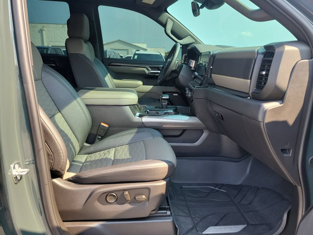 2026 Chevrolet Silverado 1500 ZR2 - Photo 17