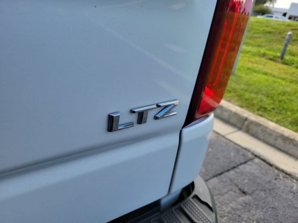 2020 Chevrolet Silverado 1500 LTZ - Photo 11