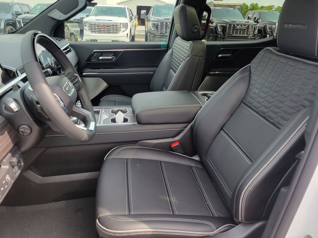 2025 GMC Sierra EV Denali - Photo 12