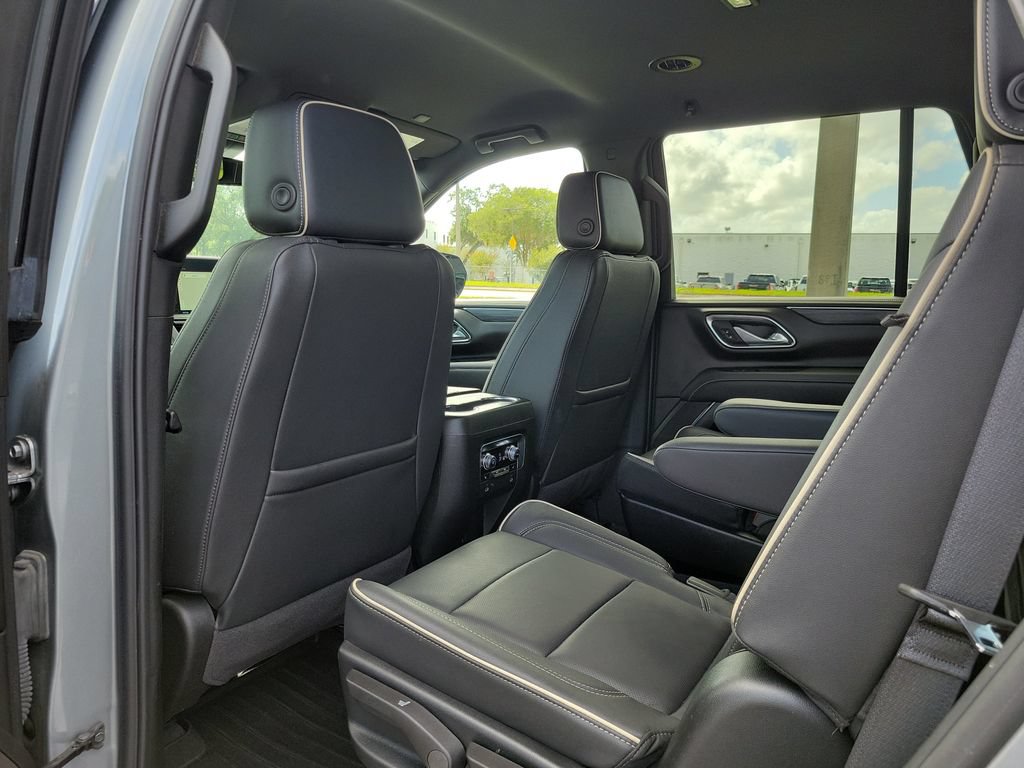 2024 GMC Yukon SLT - Photo 14