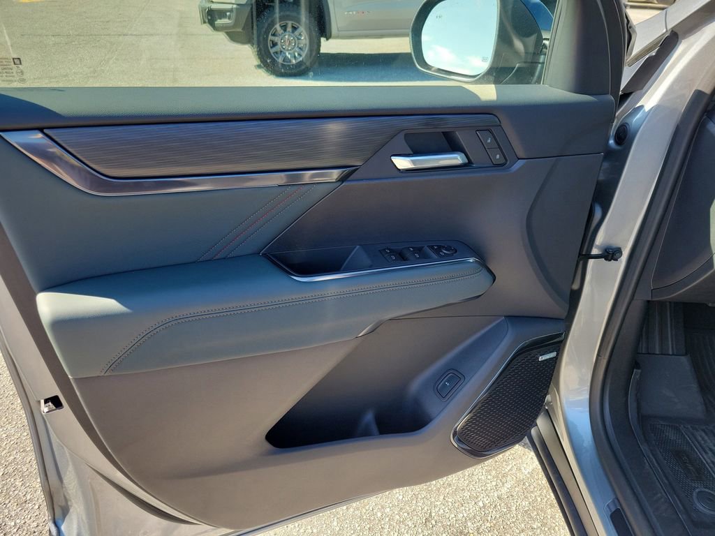 2026 GMC Acadia AT4 - Photo 8