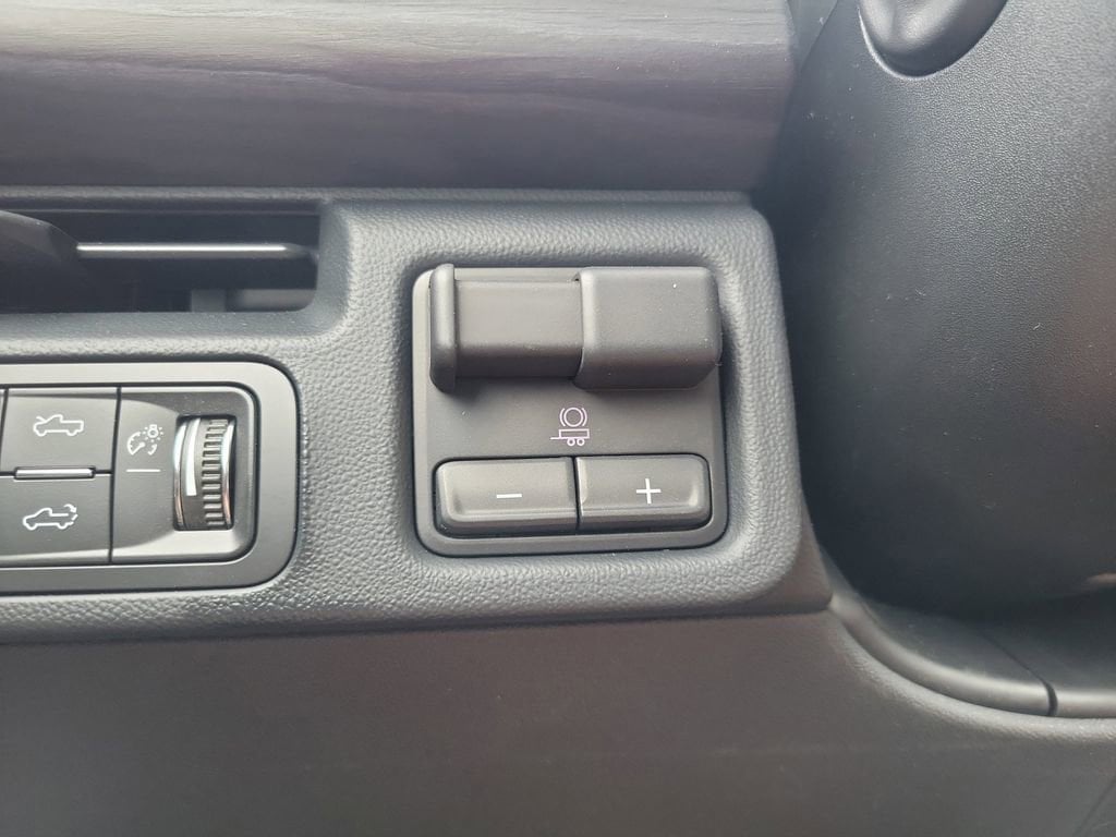 2025 GMC Sierra EV Denali - Photo 15