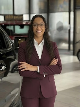 Staff member Alina Martinez from fccc52335769