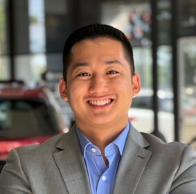 Staff member Alex Lee from fccc52335769