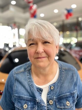 Staff member Karen Sampson from c9c041cb7193