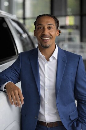 Staff member Naim Rasheed from fccc52335769