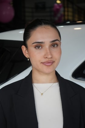 Staff member Laura Deja from fccc52335769