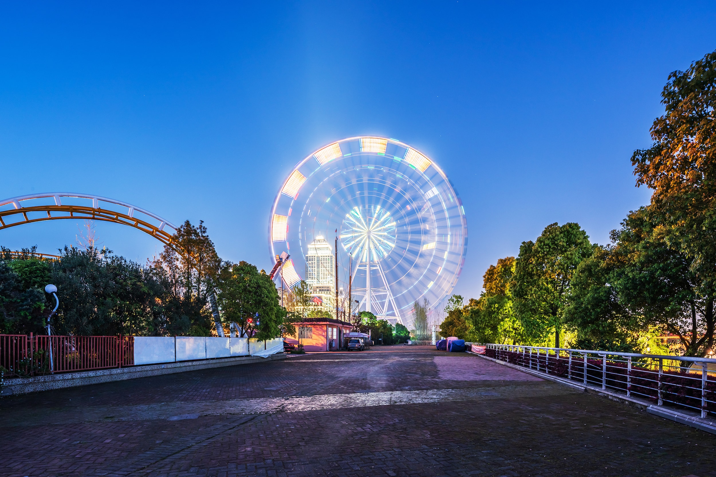 summer stock image with ferris wheel