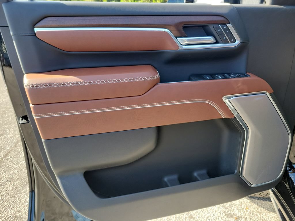 2025 GMC Sierra 3500HD Denali Ultimate - Photo 18