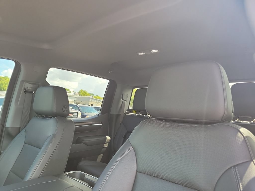 2023 GMC Sierra 1500 SLT - Photo 22