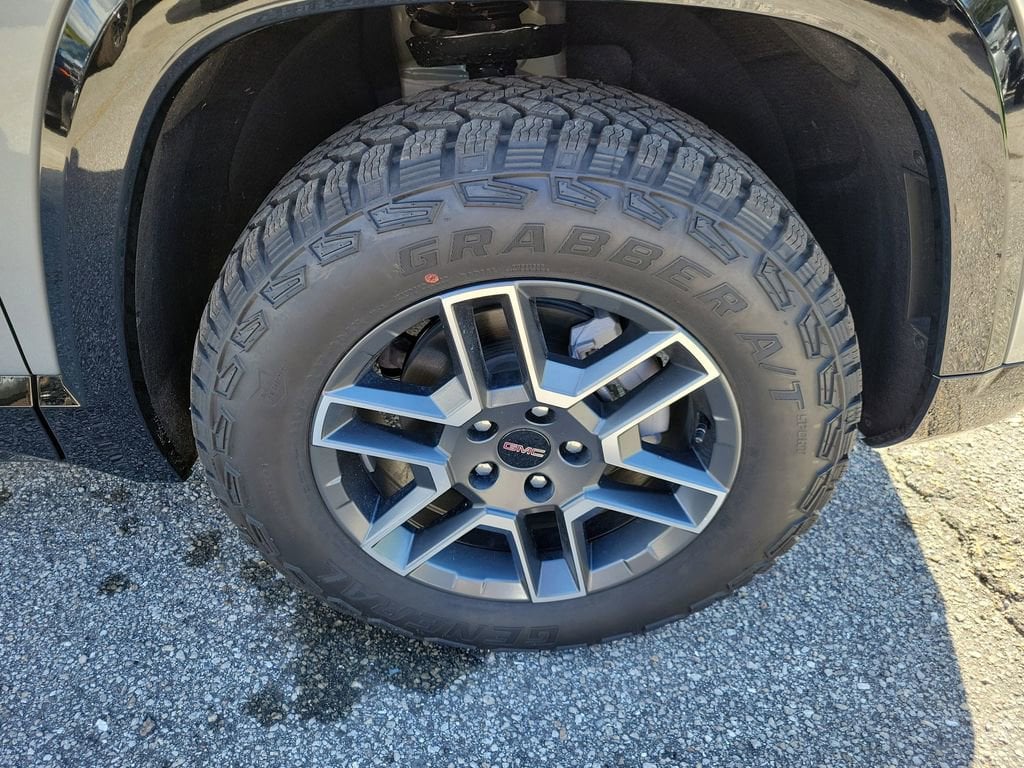 2026 GMC Terrain AT4 - Photo 6