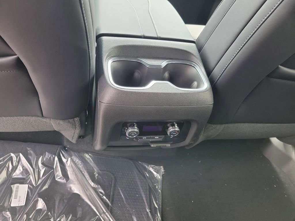 2025 GMC Acadia Elevation - Photo 30