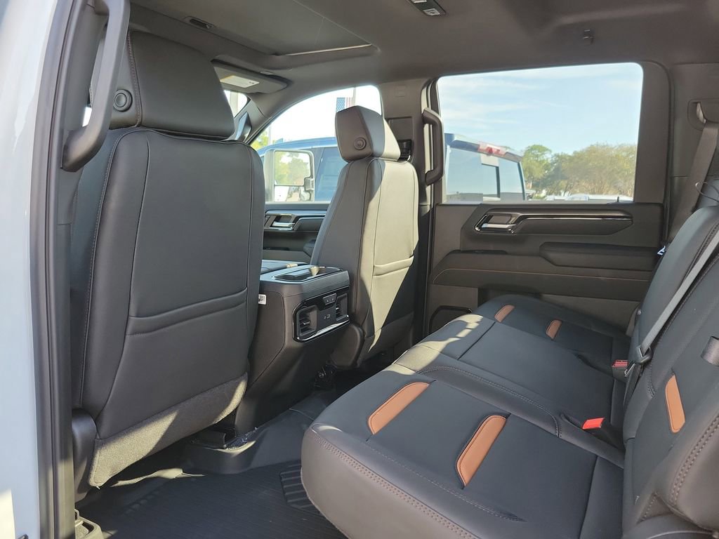 2026 GMC Sierra 3500HD AT4 - Photo 9
