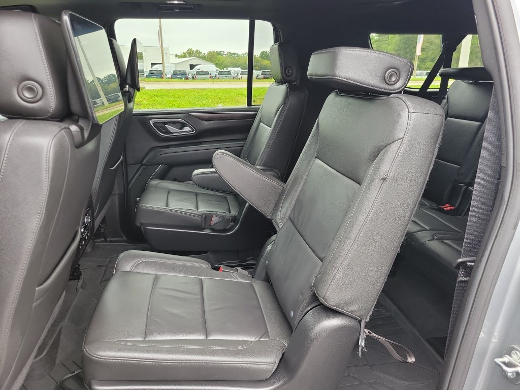 2024 Chevrolet Suburban LT - Photo 10