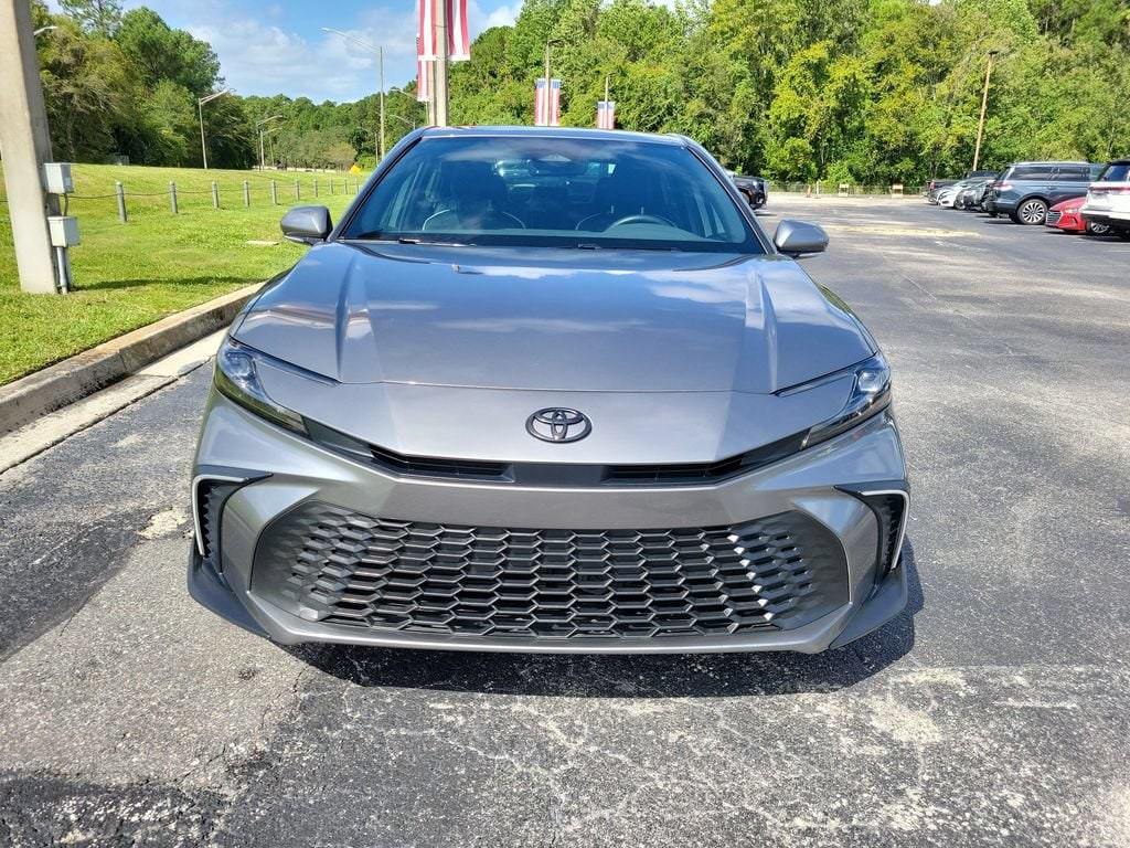 2025 Toyota Camry SE - Photo 7