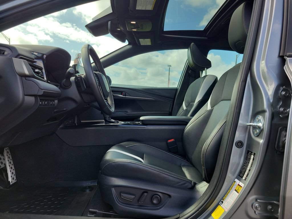 2025 Toyota Camry SE - Photo 20