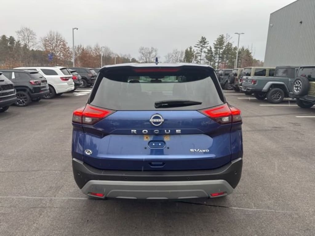 Used 2023 Nissan Rogue SV