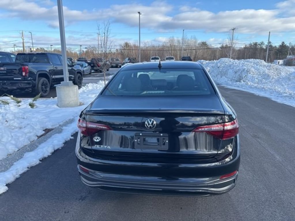 Used 2023 Volkswagen Jetta Sport