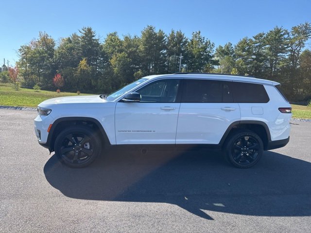2023 Jeep Grand Cherokee Limited photo 2