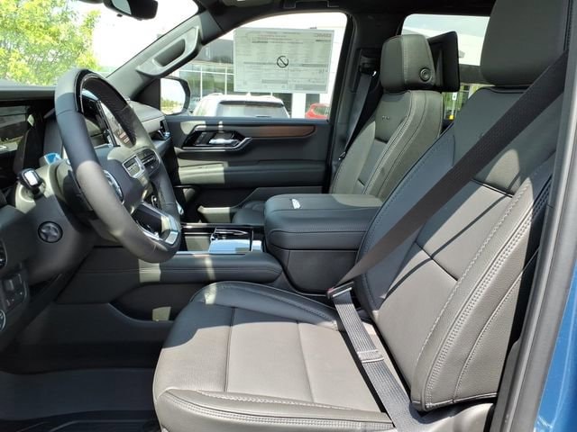 2026 GMC Yukon Denali - Photo 8
