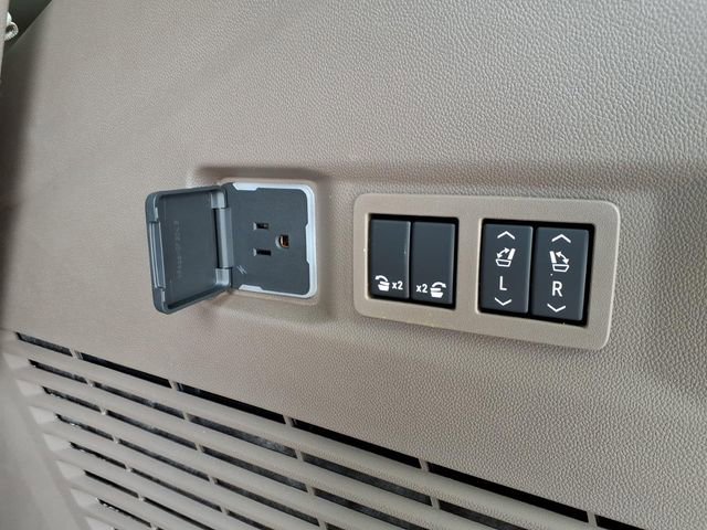 2026 GMC Yukon Denali - Photo 17
