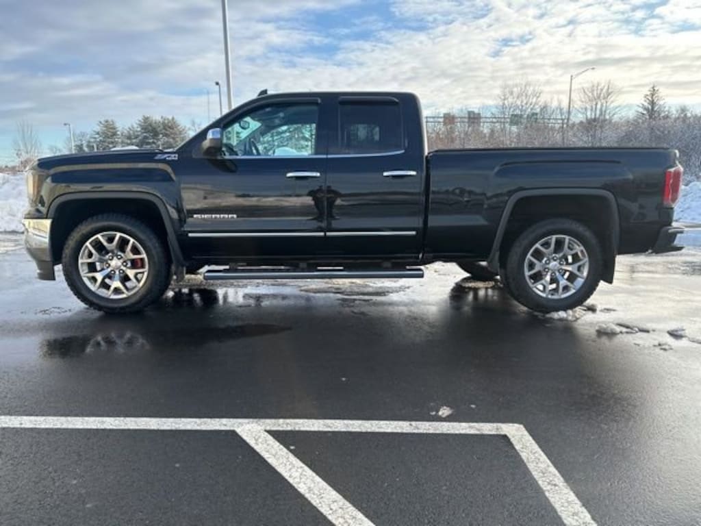 Used 2018 GMC Sierra 1500 SLT Truck