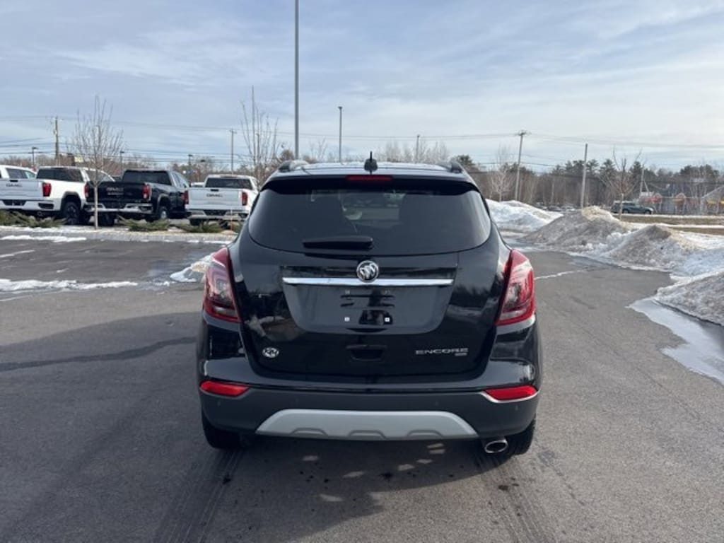 Used 2022 Buick Encore Preferred SUV