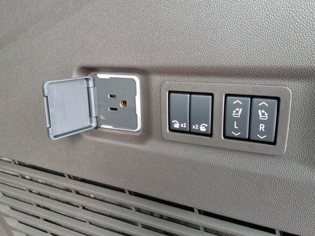 2026 GMC Yukon XL Elevation - Photo 15