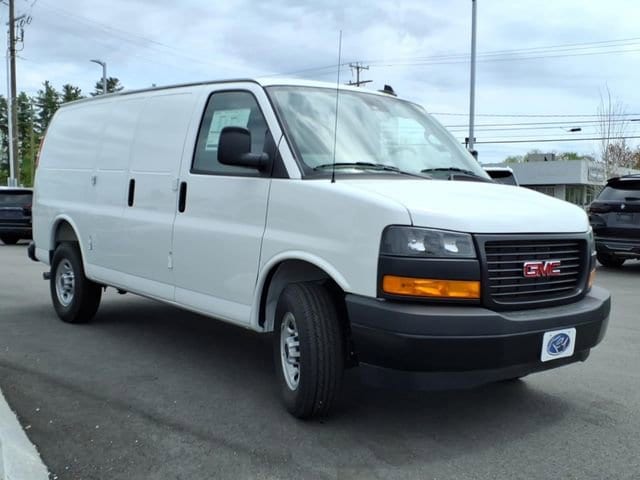 2025 GMC Savana Cargo Work Van - Photo 7